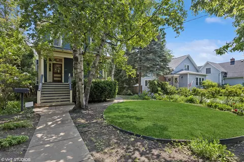 2635 Poplar Ave, Evanston, IL 60201