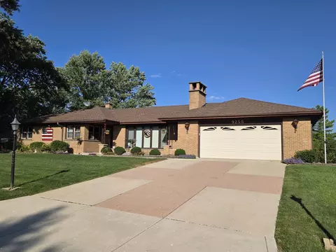 9255 S 86th Ave, Hickory Hills, IL 60457