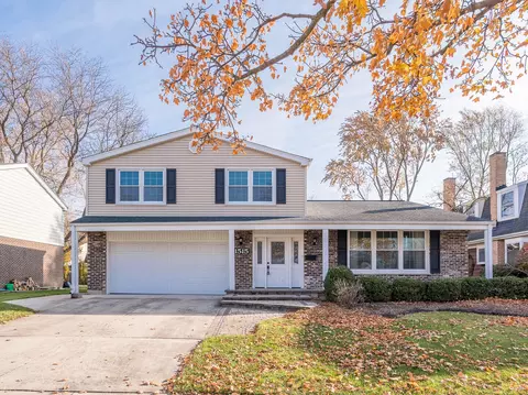 1515 S Kaspar Ave, Arlington Heights, IL 60005