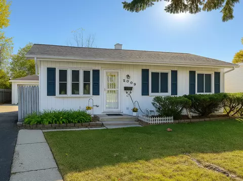 2009 Harding Ave, Waukegan, IL 60085