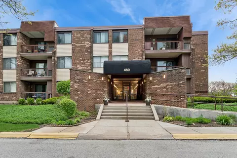 460 Raintree Ct #2N, Glen Ellyn, IL 60137