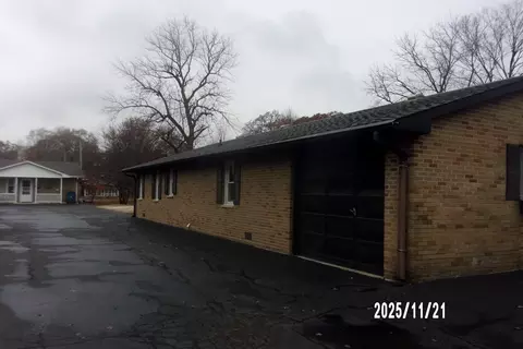 431 S 5th St, Watseka, IL 60970