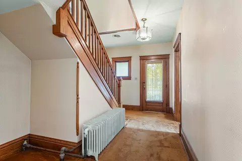 Entry Way - 302 S Main St, Mansfield, IL 61854 photo 2 of 8