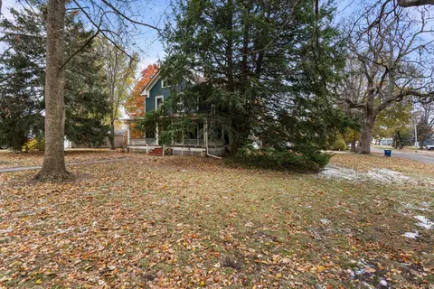 Exterior - 302 S Main St, Mansfield, IL 61854 photo 2 of 6