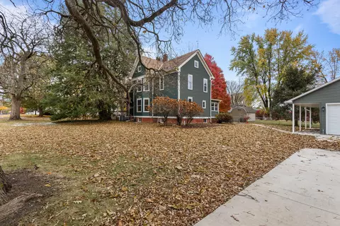 Exterior - 302 S Main St, Mansfield, IL 61854 photo 6 of 6