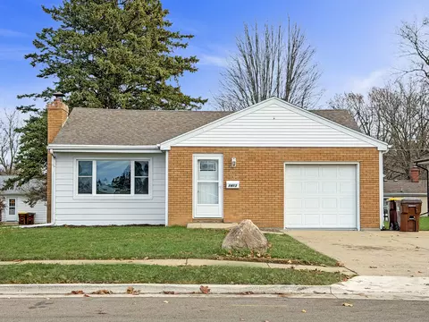 1413 S Locust Ave, Freeport, IL 61032