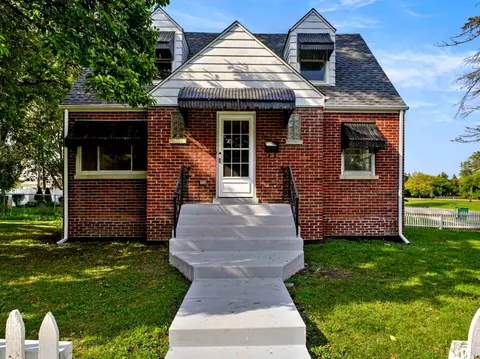 630 End Ave, Hillside, IL 60162