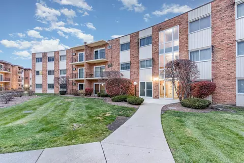 9724 S Karlov Ave #103, Oak Lawn, IL 60453