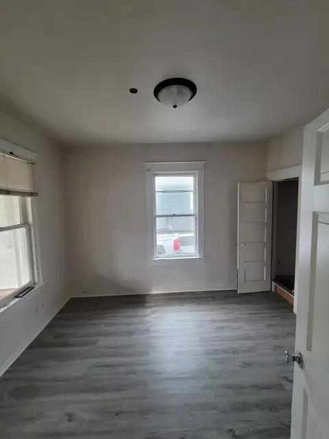 550 5th Ave, Aurora, IL 60505 photo 5