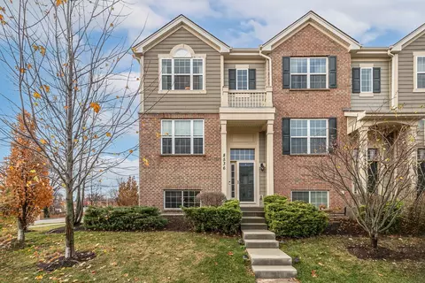 8536 Grove St, Morton Grove, IL 60053