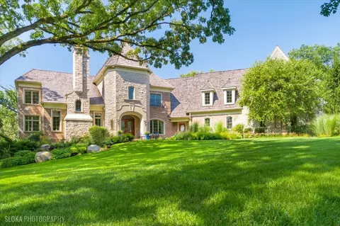 1 Rock Ridge Rd, Barrington Hills, IL 60010
