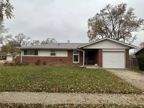16 Evergreen St, Elk Grove Village, IL 60007
