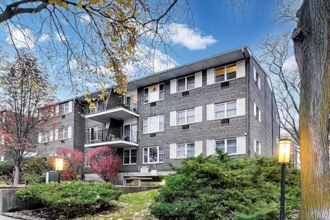 8700 Skokie Blvd #3PS, Skokie, IL 60077