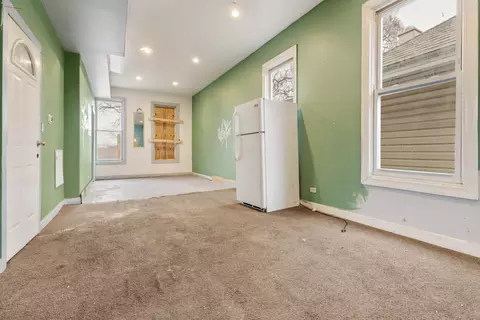 Living - 7356 S Champlain Ave, Chicago, IL 60619 photo 3 of 4
