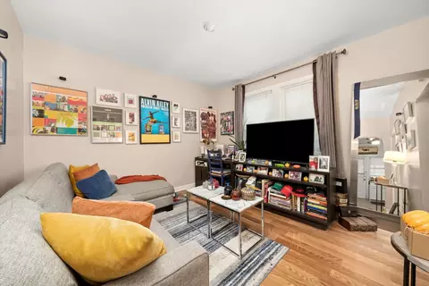 Living - 11400 S Champlain Ave, Chicago, IL 60628 photo 6 of 11
