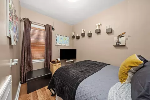 Bedroom - 11400 S Champlain Ave, Chicago, IL 60628 photo 5 of 6