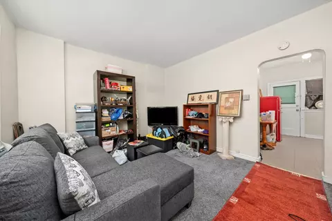 Living - 11400 S Champlain Ave, Chicago, IL 60628 photo 10 of 11