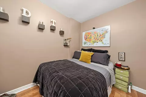 Bedroom - 11400 S Champlain Ave, Chicago, IL 60628 photo 6 of 6