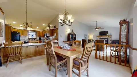 Dining - 47 Springchester, Mattoon, IL 61938 photo 2 of 4