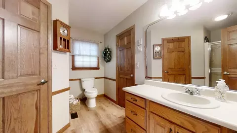 Bath - 47 Springchester, Mattoon, IL 61938 photo 1 of 3