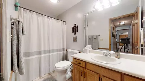Bath - 47 Springchester, Mattoon, IL 61938 photo 3 of 3