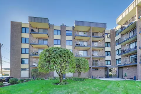 7707 W Irving Park Rd #303, Chicago, IL 60634