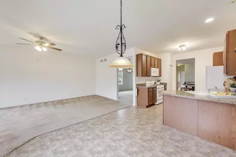 Living - 1129 Drury Ln, Aurora, IL 60502 photo 4 of 7