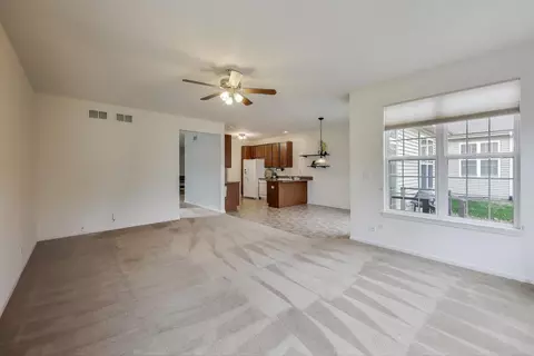 Living - 1129 Drury Ln, Aurora, IL 60502 photo 6 of 7