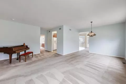Living - 1129 Drury Ln, Aurora, IL 60502 photo 1 of 7