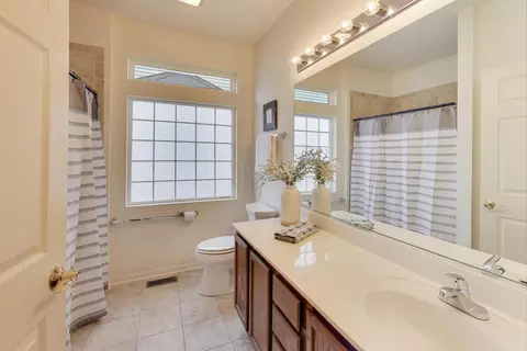Bath - 1129 Drury Ln, Aurora, IL 60502 photo 1 of 3