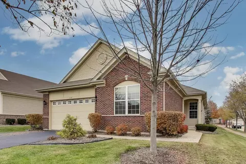 1129 Drury Ln, Aurora, IL 60502