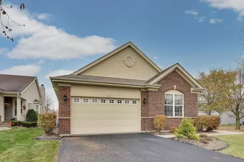 Exterior - 1129 Drury Ln, Aurora, IL 60502 photo 2 of 4