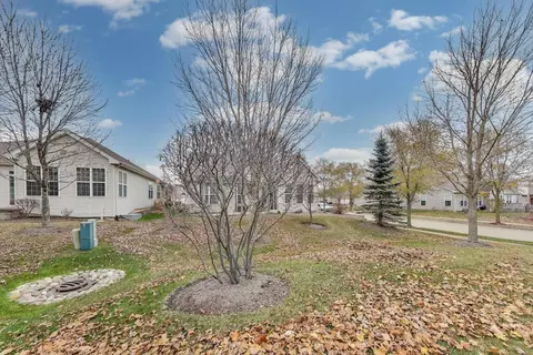 Exterior - 1129 Drury Ln, Aurora, IL 60502 photo 3 of 4