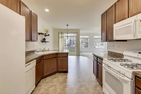 Kitchen - 1129 Drury Ln, Aurora, IL 60502 photo 1 of 2