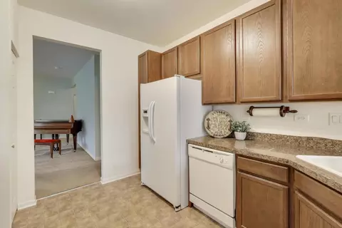 Kitchen - 1129 Drury Ln, Aurora, IL 60502 photo 2 of 2