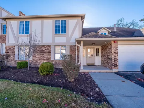 5818 Wolf Rd #1A, Western Springs, IL 60558