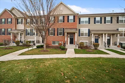 706 Springside Ct, Oswego, IL 60543