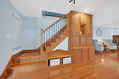 Entry Way - 9623 S Carls Dr, Plainfield, IL 60585 photo 3 of 6