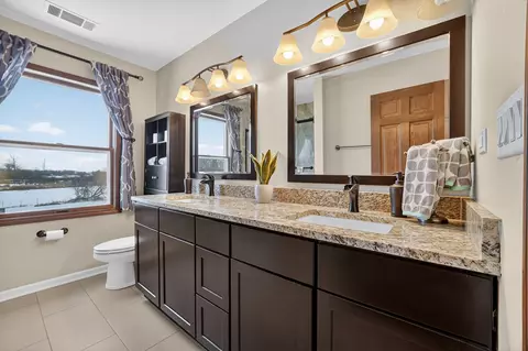 Bath - 9623 S Carls Dr, Plainfield, IL 60585 photo 4 of 6