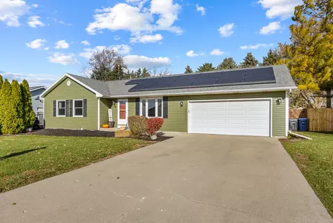 93 W Benson Ave, Cortland, IL 60112