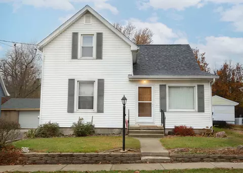 305 N Green St, Roanoke, IL 61561