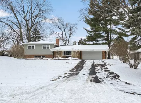 35 W240 Crescent Dr, Dundee, IL 60118