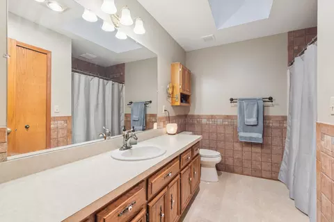 Bath - 21851 Helen Dr, Plainfield, IL 60544 photo 3 of 3
