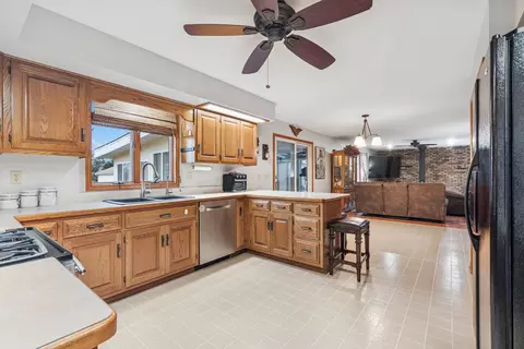 Kitchen - 21851 Helen Dr, Plainfield, IL 60544 photo 3 of 3