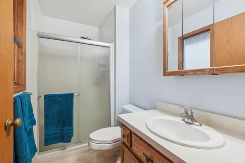 Bath - 21851 Helen Dr, Plainfield, IL 60544 photo 2 of 3