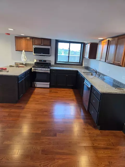 1445 W 16th St, Chicago, IL 60608 photo 6