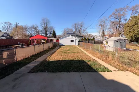 Exterior - 353 S 5th Ave S, Kankakee, IL 60901 photo 3 of 3