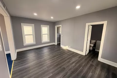 Living - 353 S 5th Ave S, Kankakee, IL 60901 photo 3 of 3