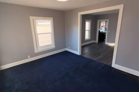 Living - 353 S 5th Ave S, Kankakee, IL 60901 photo 2 of 3