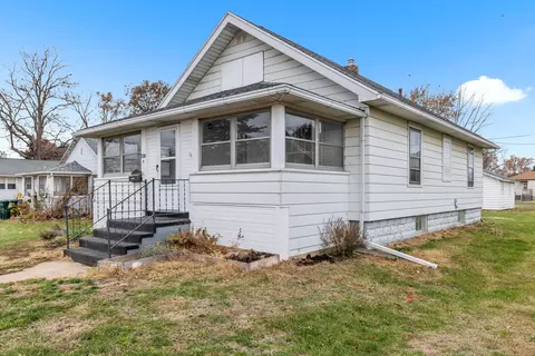 Exterior - 403 E 9th St, Rock Falls, IL 61071 photo 4 of 5